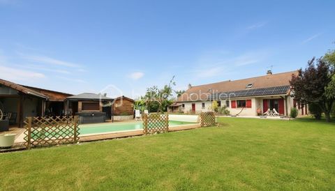   Belle maison avec piscine et grand terrain Propri�t�/ch�teau - 7 pi�ce(s) - 200 m�