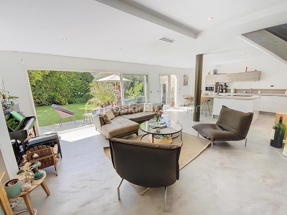 � vendre  Villa P�rols (34470)