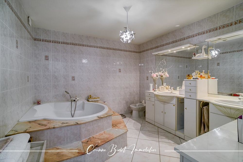 � vendre  Villa Saint-Pierre-de-Chandieu (69780)