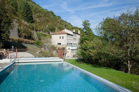   Ancien moulinage dans la vall�e de l'Auz�ne - 6 logements - une grande salle 232m� - d�pendance - piscine - rivi�re au pied Maison - 15 + pi�ce(s) - 655 m�