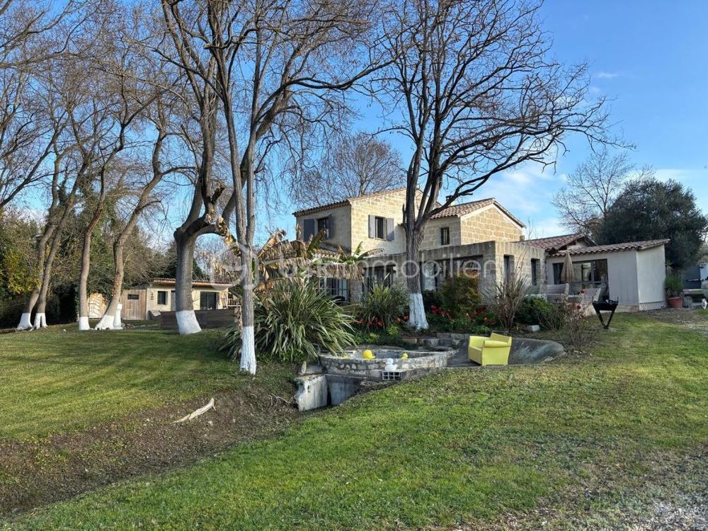 � vendre  Propri�t�/ch�teau Le Cailar (30740)