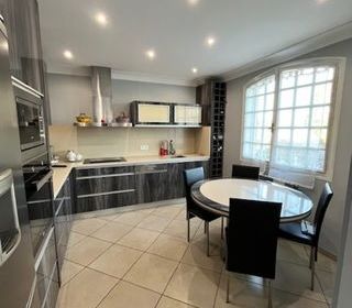  Maison � vendre 6 pi�ces 180 m�