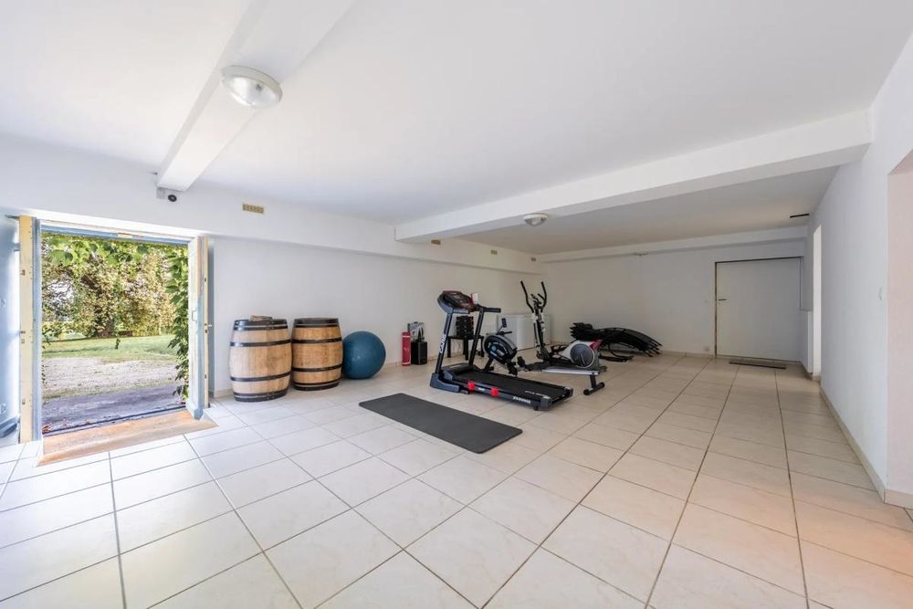 � vendre  Propri�t�/ch�teau Yvrac (33370)