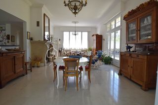  Propri�t�/ch�teau � vendre 11 pi�ces 303 m�