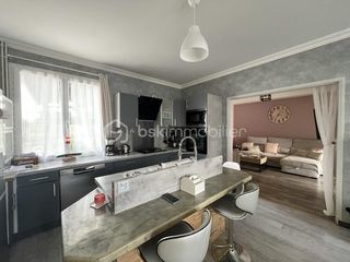  Propri�t�/ch�teau � vendre 12 pi�ces 275 m�