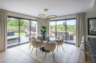  Maison � vendre 5 pi�ces 228 m�