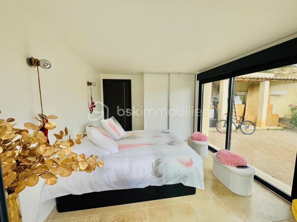 � vendre  Propri�t�/ch�teau Corbi�res (04220)