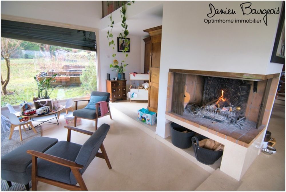 � vendre  Maison Grilly (01220)