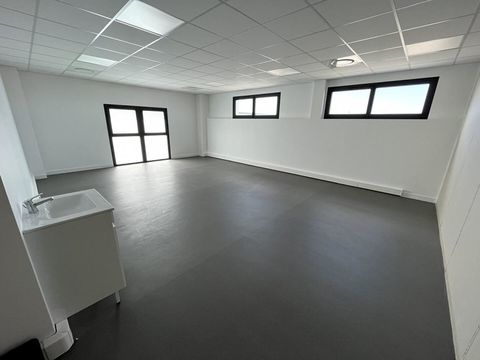 13800 ISTRES EXCLUSIVITE - BUREAUX 56 M&sup2;, Zone industrielle 96 13800 Istres