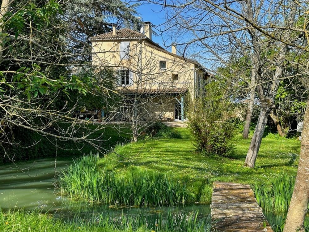 � vendre  Maison Montr�al (32250)