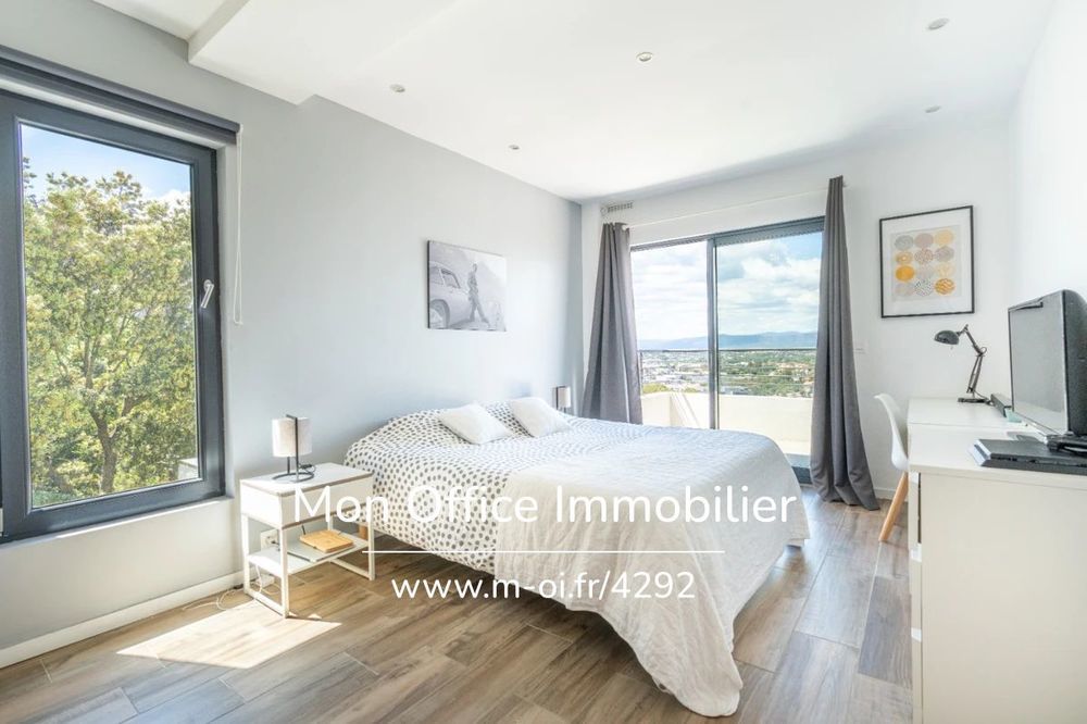 � vendre  Villa Saint-Rapha�l (83700)