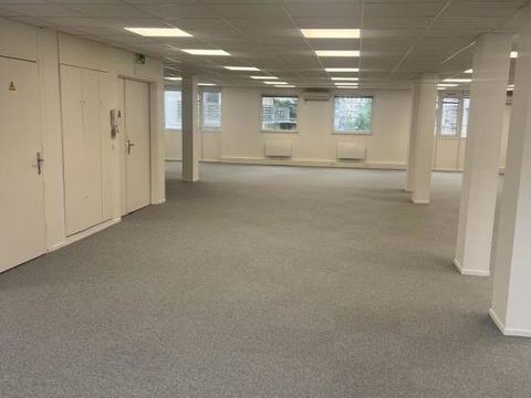 Bureaux &agrave; louer dans un immeuble r&eacute;cent &agrave; Levallois Perret 6528 92300 Levallois perret