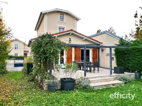   Maison de ville Maison - 5 pi�ce(s) - 110 m�