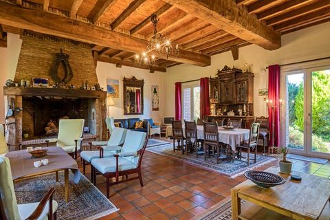   Authentique briques et silex, 250m2 dont 8 chambres. Beaux volumes Maison - 10 pi�ce(s) - 250 m�