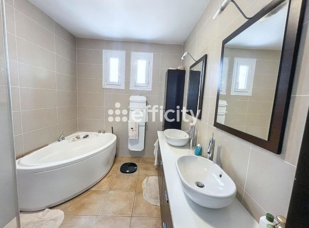 � vendre  Villa Carro (13500)