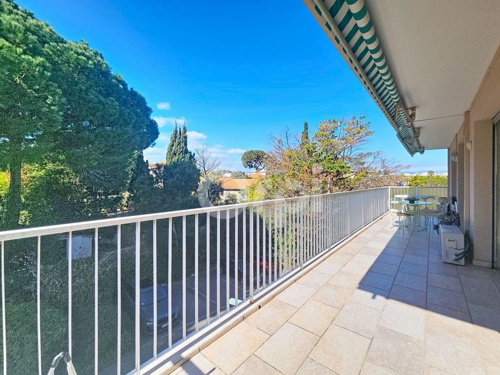 � vendre  Appartement Antibes (06600)