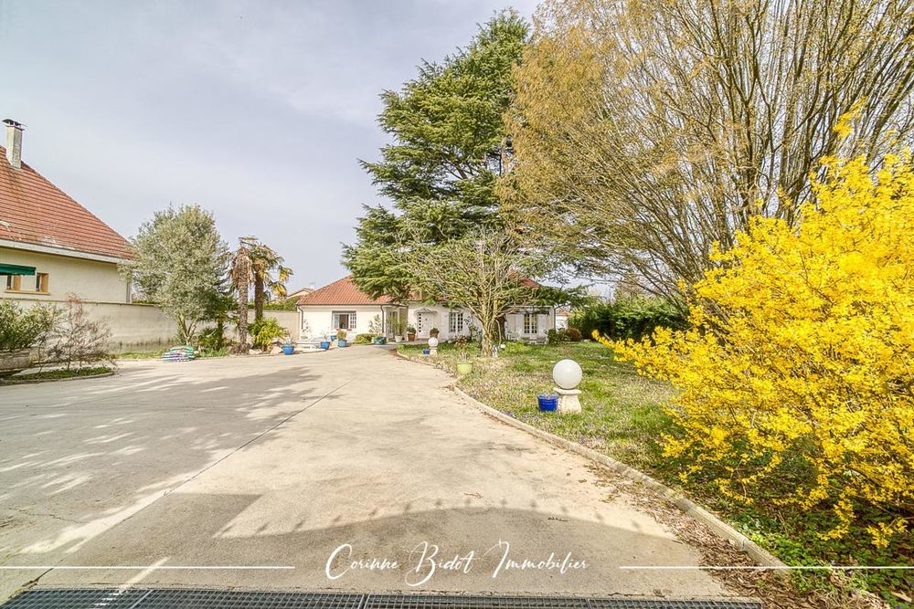 � vendre  Villa Saint-Pierre-de-Chandieu (69780)