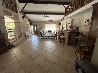  Propri�t�/ch�teau � vendre 10 pi�ces 396 m�