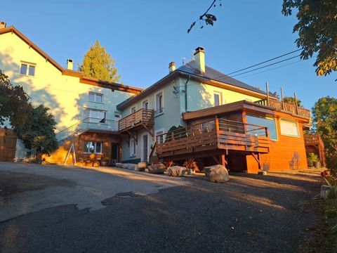   Propri�t�  aux multiples possibilit�s dans les Hautes Alpes (05) Propri�t�/ch�teau - 15 + pi�ce(s) - 409 m�