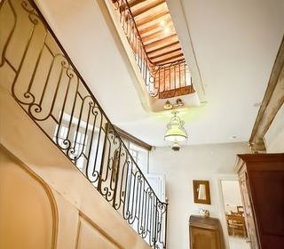  Propri�t�/ch�teau � vendre 10 pi�ces 252 m�