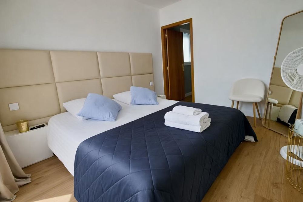 � vendre  Propri�t�/ch�teau Gu�thary (64210)