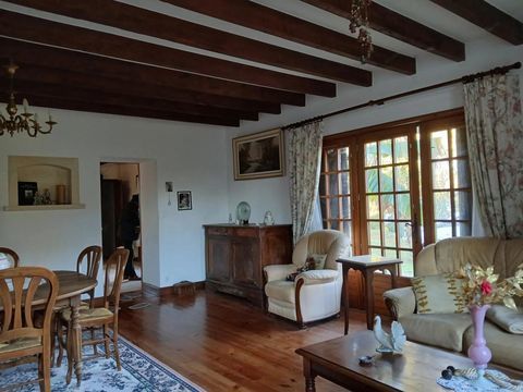   Maison de 5 pi�ces de 169 m� � Montm�rac Maison - 5 pi�ce(s) - 169 m�