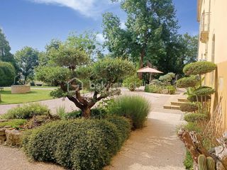  Propri�t�/ch�teau � vendre 15 + pi�ces 1540 m�