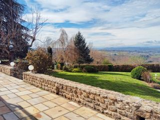  Propri�t�/ch�teau � vendre 7 pi�ces 220 m�