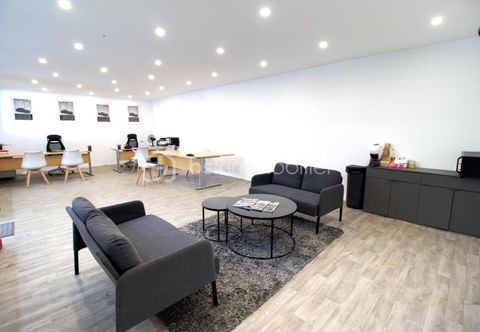 Local commercial Id&eacute;alement situ&eacute; 2600 77580 Villiers sur morin