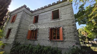  Propri�t�/ch�teau � vendre 8 pi�ces 240 m�