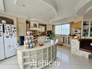  Maison � vendre 6 pi�ces 242 m�