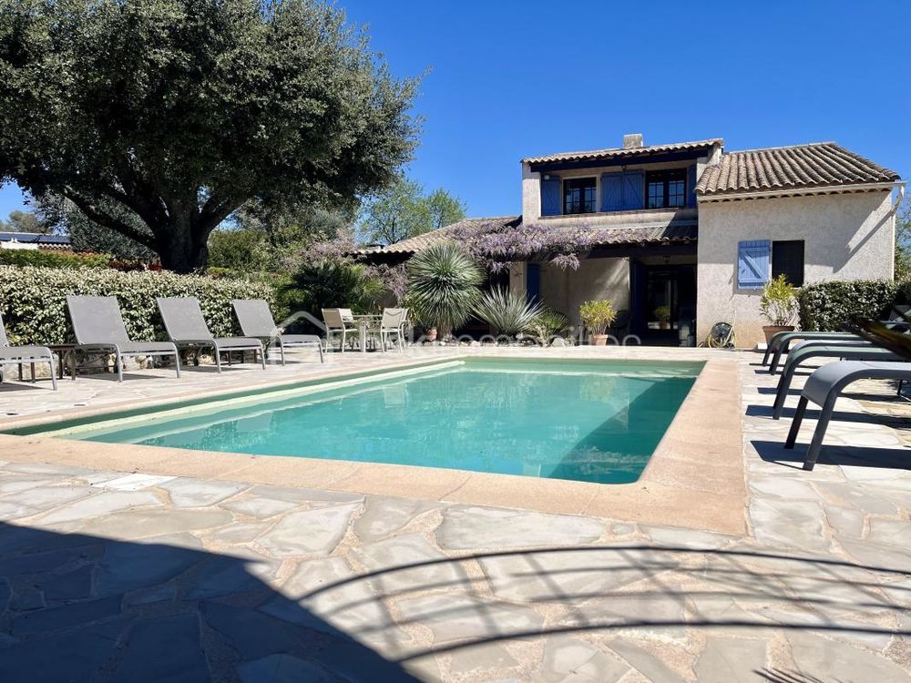 � vendre  Villa Bagnols-en-For�t (83600)