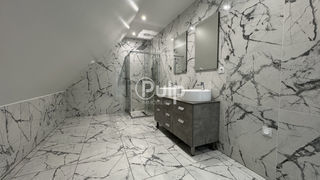  Maison � vendre 8 pi�ces 219 m�