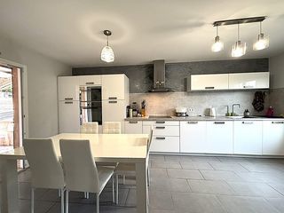  Villa � vendre 8 pi�ces 170 m�