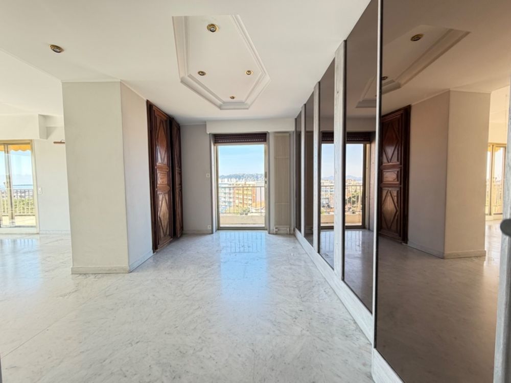 � vendre  Appartement Juan Les Pins (06160)