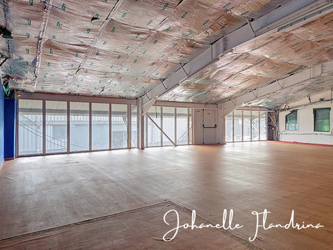 Bureau/local - plateau de 160 m&sup2; - Rue de l'industrie, Jarry 2500 97122 Baie mahault