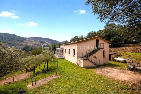   *** MAISON de 105 m� 4 Chambres sur un terrain de 6170m� *** Propri�t�/ch�teau - 5 pi�ce(s) - 105 m�