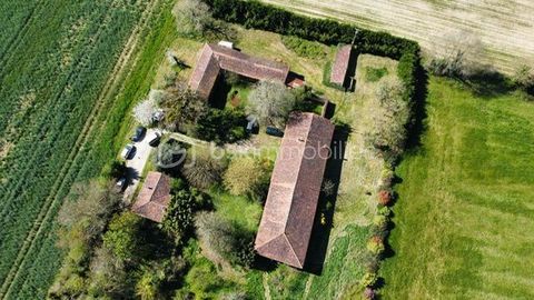   2 maisons d'habitation, d�pendances, 1ha de terrain Maison - 7 pi�ce(s) - 188 m�