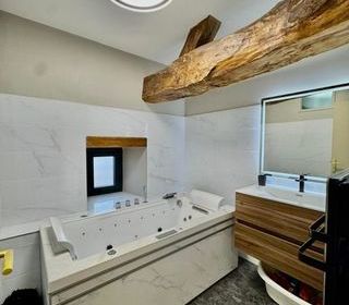  Propri�t�/ch�teau � vendre 8 pi�ces 202 m�