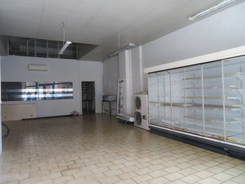 Dpt Alpes de Haute Provence (04), &agrave; vendre DIGNE LES BAINS  MURS d'un  Local commercial 99000 04000 Digne les bains