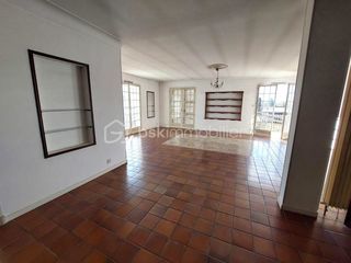  Maison � vendre 10 pi�ces 300 m�