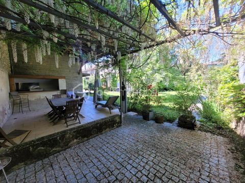   Rives Grande Propri�t�     540 000 � Propri�t�/ch�teau - 8 pi�ce(s) - 202 m�