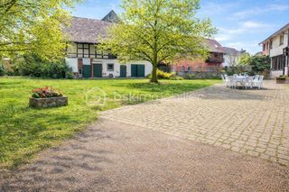  Immeuble � vendre 7 pi�ces 240 m�