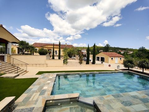   pavillon d'exception avec d�pendance Maison - 9 pi�ce(s) - 270 m�