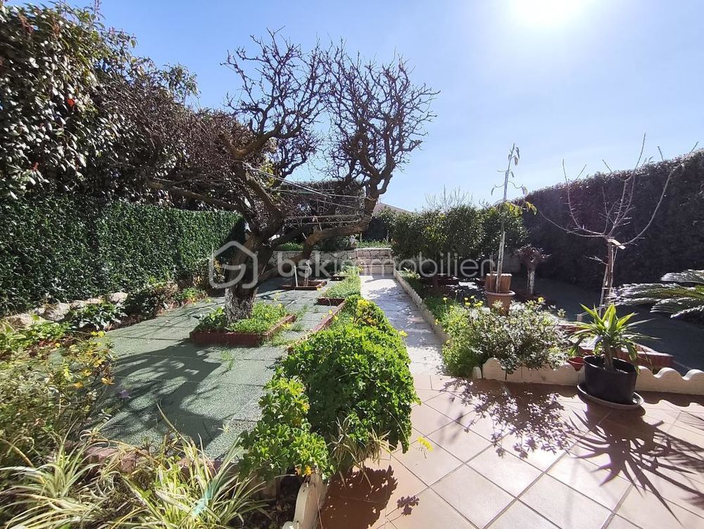 � vendre  Villa Saint-Laurent-du-Var (06700)