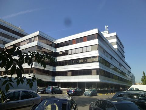 Bureau de 51 m2 &agrave; louer &agrave; Cergy Pr&eacute;fecture 834 95000 Cergy