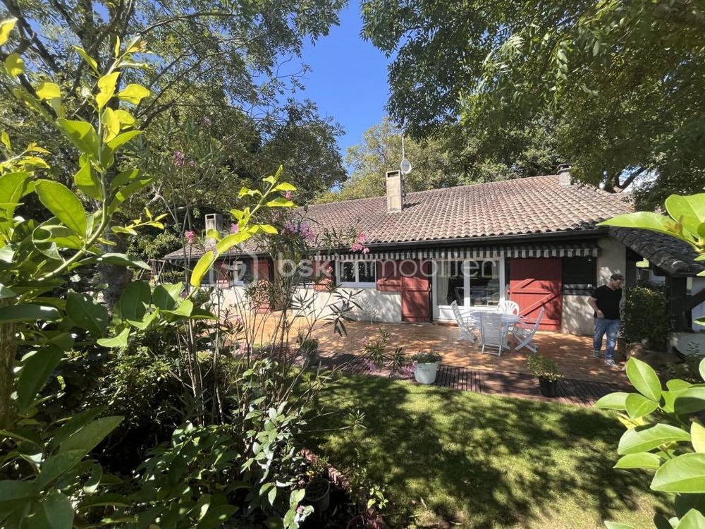 � vendre  Propri�t�/ch�teau Saint-Vincent-de-Tyrosse (40230)