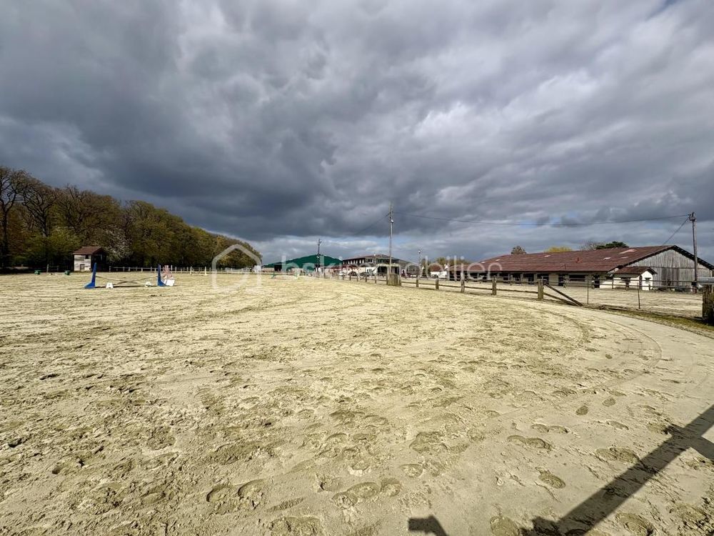 � vendre  Propri�t�/ch�teau Erquery (60600)