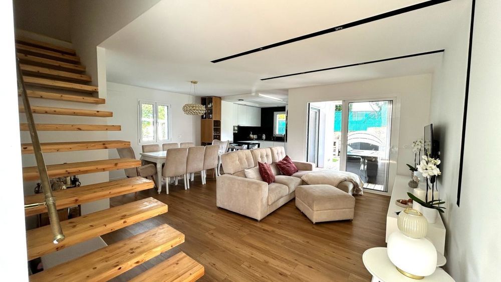 � vendre  Propri�t�/ch�teau Gu�thary (64210)