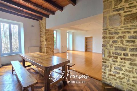   Maison Maison - 8 pi�ce(s) - 212 m�